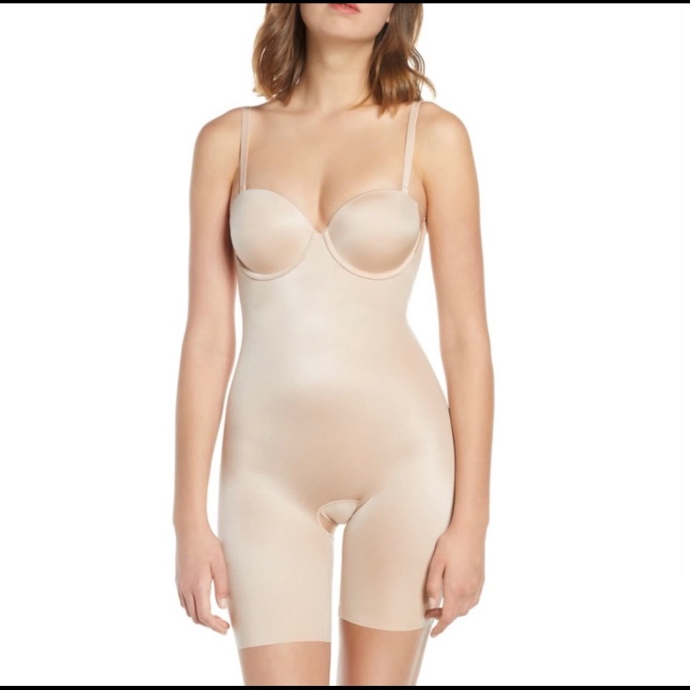 Spanx Suit Your Fancy Cupped Mid Thigh Bodysuit L